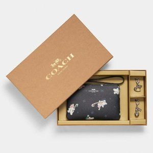 Coach Gift Set Corner Zip Wristlet Midnight in Snowman Print w/ 2 Silver Charms